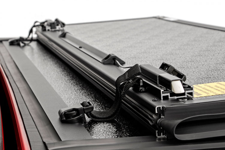 HARD LOW PROFILE BED COVER 6'7" BED | RAIL CAPS | CHEVY/GMC 2500HD/3500HD (20-23)