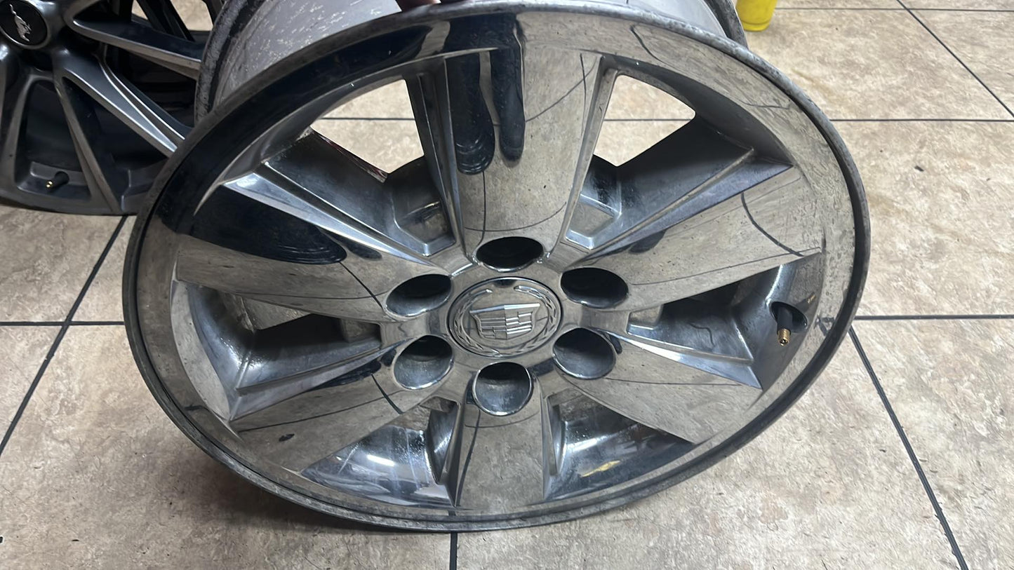 USED OEM 18" Cadillac GMC Sierra 1500, Yukon Wheel Chrome Clad