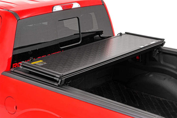 HARD FOLDING BED COVER 5' BED | TOYOTA TACOMA 2WD/4WD (16-23)