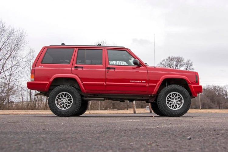 3 INCH LIFT KIT JEEP CHEROKEE XJ (84-01)